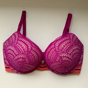Victorias Secret 32DDD very sexy push-up bra